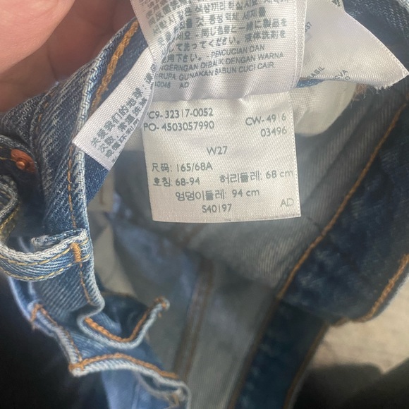 LEVI’S cut off denim shorts - Picture 4 of 4